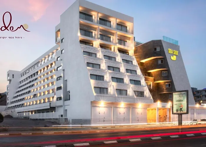Luxury Living 100 Meter From The Beach - By Edom