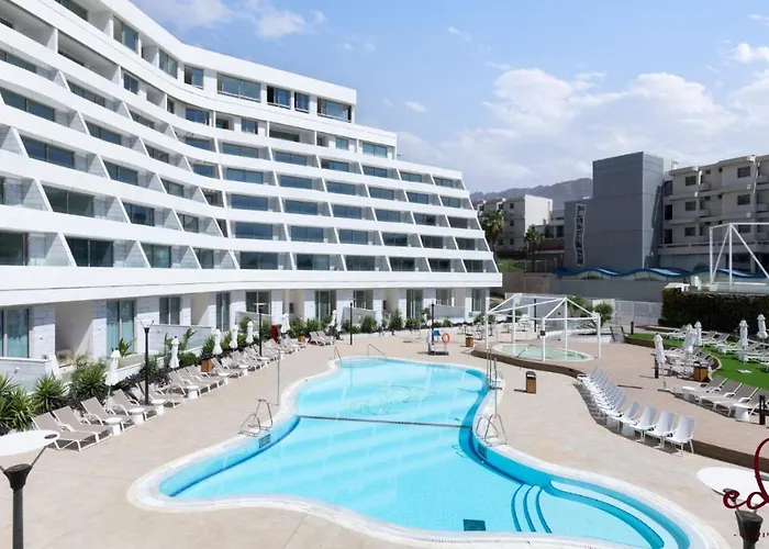 Luxury Living 100 Meter From The Beach - By Edom